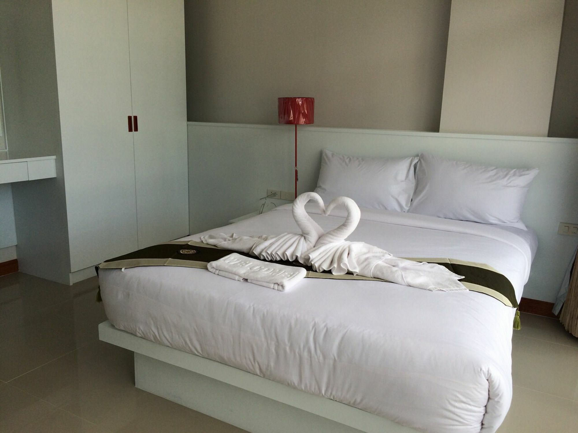 Angelina Guesthouse Patong Esterno foto